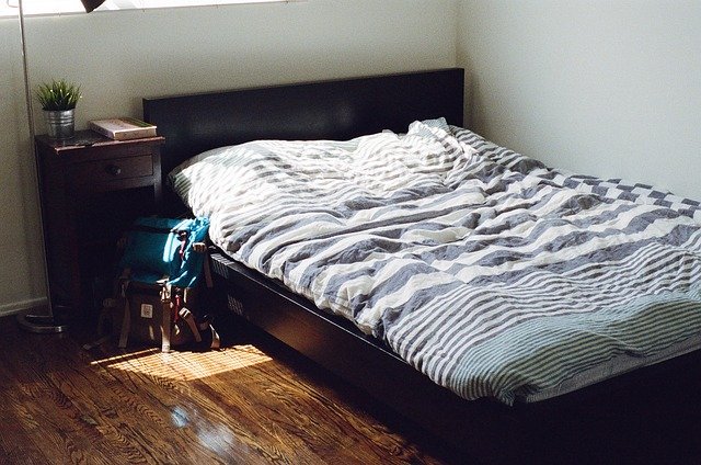 ustlaná postel